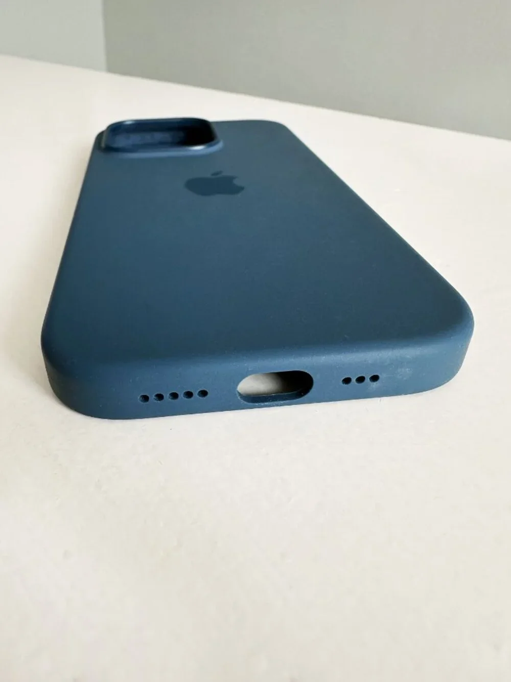 iPhone 14 Pro Silicone Case in Storm Blue